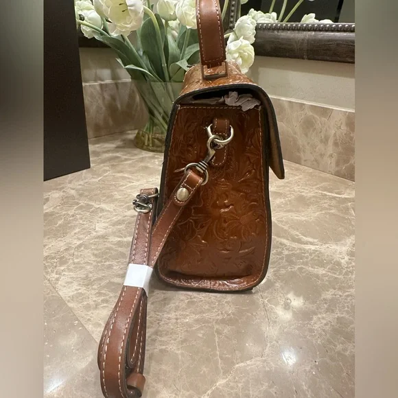 Patricia Nash box set Tooled Claire Satchel and Gela CC Case Florence New in box - Picture 9 of 16